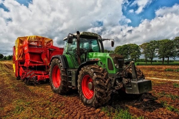 tractor-385681_1920